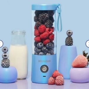 Limited edition Blendjet Portable Blender- frost metallic. Gorgeous color